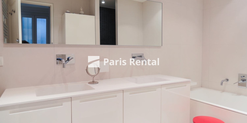 Bathroom - 
    8th district
  Saint Augustin, Paris 75008
