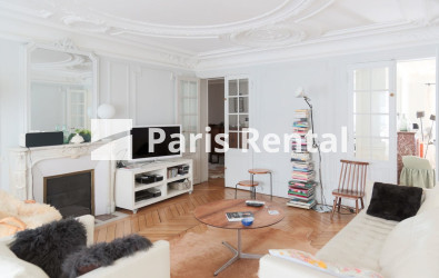Living room - 
    8th district
  Saint Augustin, Paris 75008
