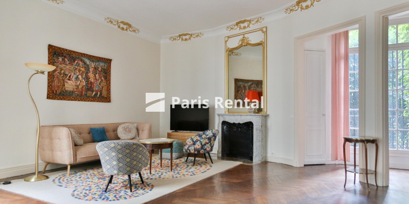 Living room - 
    16th district
  Bois de Boulogne, Paris 75016
